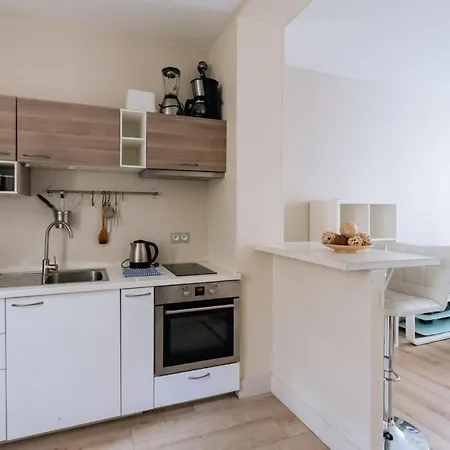 Modern & Bright - Central Paris