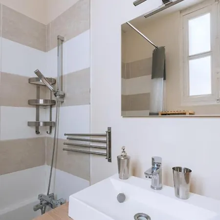 Modern & Bright - Central